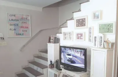 Sobrado na água rasa com 4 dorms sendo 2 suítes, 3 vagas, 228m²