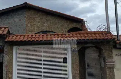 Casa em Cangaíba com 3 Dormitórios sendo 1 Suíte, 5 Vagas, 150m²