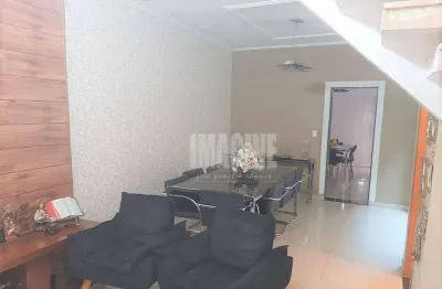 Sobrado no aricanduva com 5 dorms sendo 2 suítes, 2 vagas, 200m²