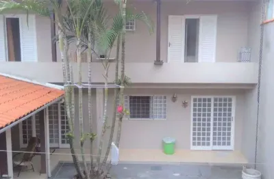 Sobrado na cidade líder com 4 dorms sendo 1 suíte, 3 vagas, 290m²