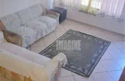 Sobrado no carrão com 4 dorms sendo 2 suítes, 3 vagas, 210m²