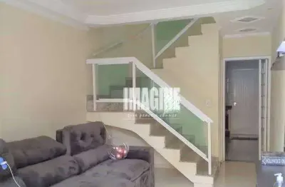 Sobrado em condomínio na penha com 3 dorms sendo 1 suíte, 2 vagas, 99m²