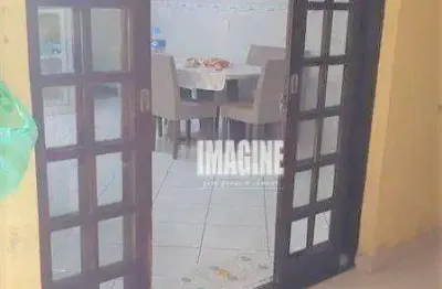 Sobrado na vila prudente com 3 dorms sendo 1 suíte, 3 vagas, 180m²