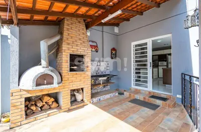 Casa com 4 quartos à venda na rua paraguai, 365, bacacheri, curitiba por r$ 1.490.000