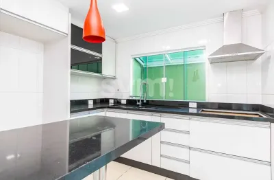 Casa com 3 quartos à venda na Rua Silveira Neto, 660, Água Verde, Curitiba por R$ 980.000
