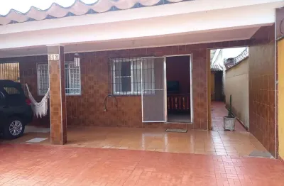 Casa independente com quintal à venda em praia grande/sp