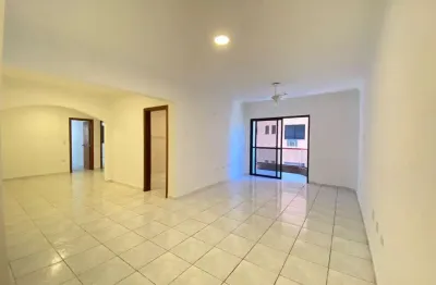 Apartamento com 2 quartos no canto do forte -praia grande/sp