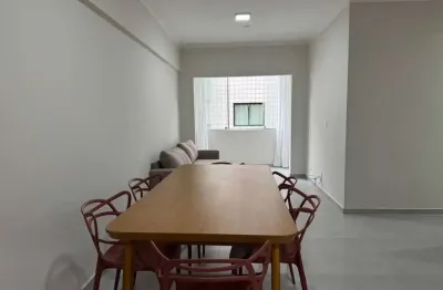 Apartamento reformado com 3 dormitórios à venda a 100 mts da praia vila tupi em praia grande/sp