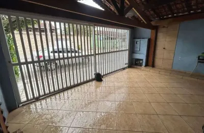 Casa com 3 quartos à venda na Rua Jarumas, 162, Tupi, Praia Grande