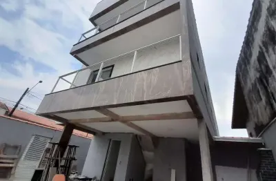 Sobrado triplex, novo, com 2 suítes à venda, 116 m² área privativa, entrada independente, 4vg, churrasqueira, por r$ 620.000 - mirim - praia grande/sp