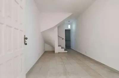 Casa em condomínio fechado com 2 quartos para alugar na Rua Aruás, 70, Tupi, Praia Grande