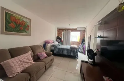 Kitnet / Stúdio à venda na Rua Caribas, 354, Aviação, Praia Grande