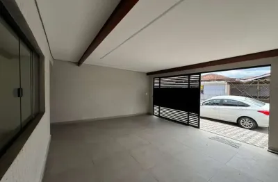 Casa térrea reformada com 2 suítes e área Gourmet no bairro Tupi à venda