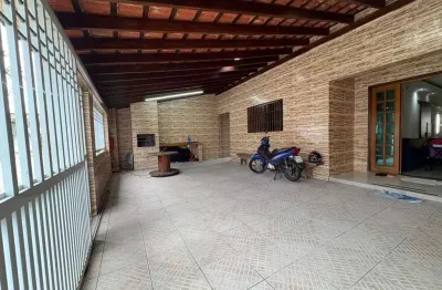 Casa com 3 dormitórios, 141 m² - venda por R$ 750.000,00 ou aluguel por R$ 4.000,01/mês - Vila Assunção - Praia Grande/SP