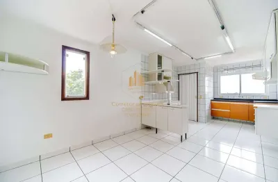 Casa com 3 quartos(1 suíte e um reversível) à venda, 195m²