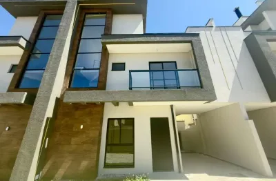 Sobrado para Venda em Curitiba, Novo Mundo, 3 dormitórios, 1 suíte, 3 banheiros, 2 vagas