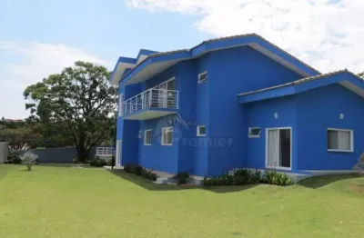 Chácara moderna com 3 suítes e design único no condomínio terras de itaici