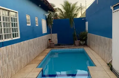 Casa com 3 quartos e piscina em várzea grande, excelente localização