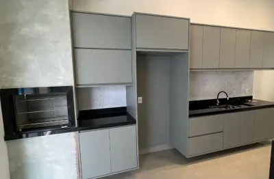 Belíssima casa térrea no jardim califórnia, com 3 quartos e piscina