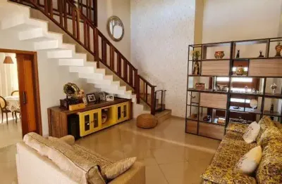 Casa no condomínio colonial village i à venda em pindamonhangaba.