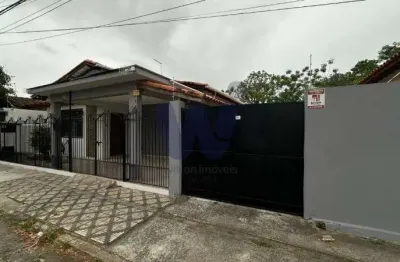 Imperdível casa à venda em lorena-sp, bairro nova lorena: 3 quartos, 1 suíte, 2 salas, 2 banheiros, 5 vagas de garagem.