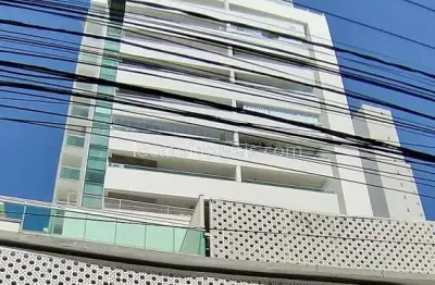 Apartamento com três quartos (sendo 2 suítes), varanda, e duas vagas no granbery - juiz de fora / mg