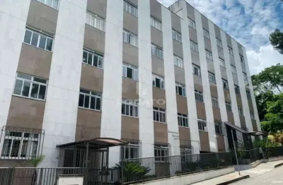 Apartamento com dois quartos e vaga numerada no bairro paineiras