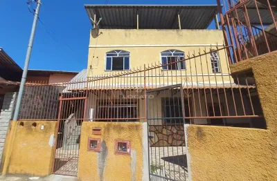 Casa dois quartos sala , cozinha e terraço no bairro  progresso