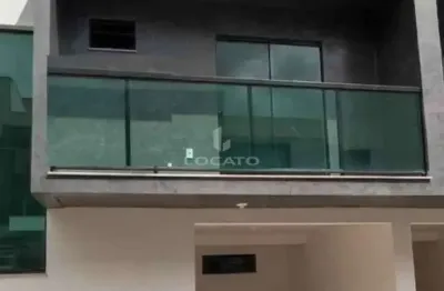 Casa de dois quartos e vaga coberta em condomínio fechado no marilândia