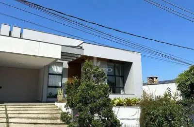 Casa linear alto padrão, condomínio fechado, portaria 24 horas