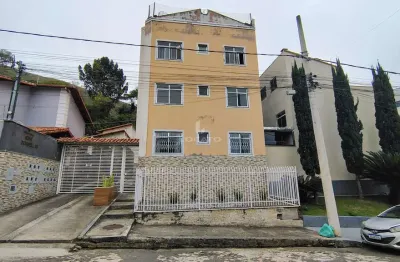 Apartamento de 2 quartos, vaga de garagem numerada e terraço privativo