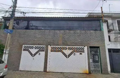 Casa impecável 3 dorms (2 suítes) com 179m² construídos e varanda ampla