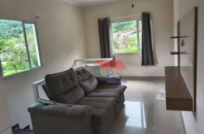 Casa sobreposta alta com 2 dormitórios à venda. Aceita FGTS e financiamento.