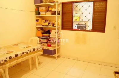 Casa com 4 quartos à venda na Vila Menino Jesus, Caçapava 