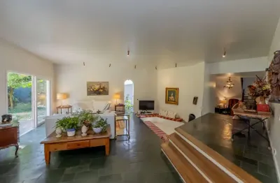 Casa tipo para venda em real parque com 4 quartos, sendo 2 suítes, 295m²