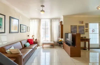 Casa com 3 quartos à venda na Rua Bartolomeu Feio, Vila Cordeiro, São Paulo