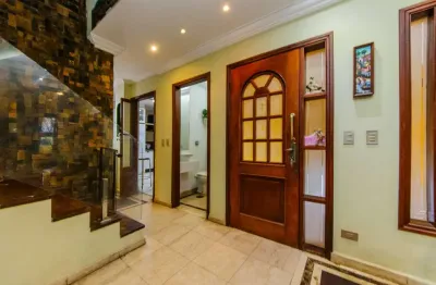 Casa em condomínio para venda e locação com 4 quartos, sendo 4 suítes , 557m²