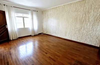 Agradável casa tipo para venda em vila santa terezinha (zona norte) com 4 quartos, sendo 1 suíte, 172m²