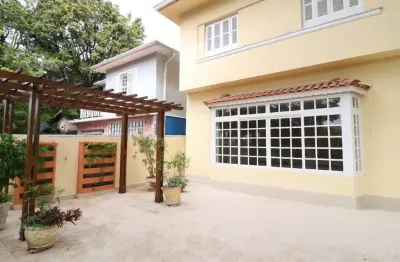 Confortável sobrado para venda em tremembé com 4 quartos, sendo 1 suíte, 272m²
