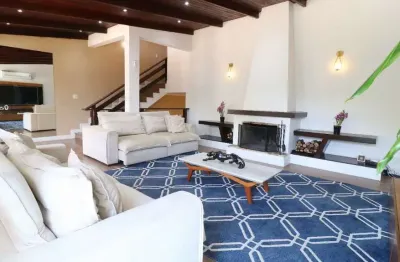 Excelente sobrado para venda e locação em tremembé com 3 quartos, sendo 3 suítes, 294m²