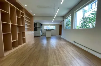 Casa comercial para alugar na Rua Ilhéus, 390, Sumaré, São Paulo