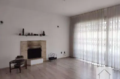 Oportunidade! sobrado alto padrão no caxingui com 5 suítes, lareira e totalmente isolada.