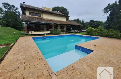 Viva em harmonia com a natureza: casa exclusiva no condomínio itaembu!