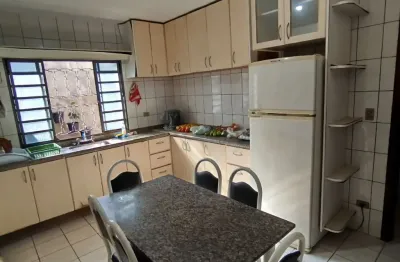 Ótima casa de 3 dormitórios 2 banheiros escriturada em carapicuíba