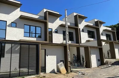 Sobrado geminado no gloria perto da decathlon,novinho pode ser financiado