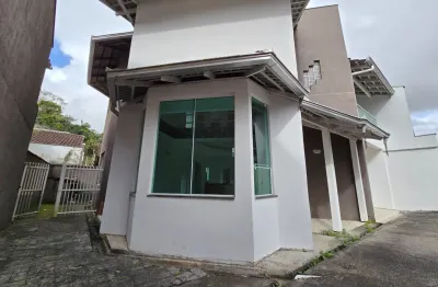 Casa averbada no floresta  regiao alta ,facil acesso a br 101 com 3 quartos