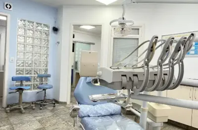 Alugo consultório dentário ,no centro de joinville .pronto para uso .