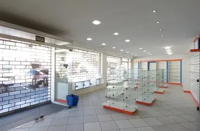 Sala comercial,loja com 300 metros,plana,frente para a rua do principe , livre de enchente ,com estacionamento rotativo nos fundos  Joinville SC
