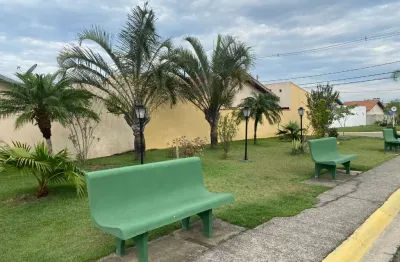 Linda casa em condomínio paineiras em guaratinguetá.