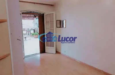 Casa em condomínio fechado com 3 quartos para alugar na Rua Camilo Batista, 19, Vila Amália, São Paulo por R$ 3.900